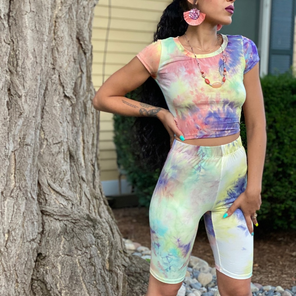 ‼️ Tie Dye Two Piece Crop Top Biker Shorts Set - Picture 2 of 8